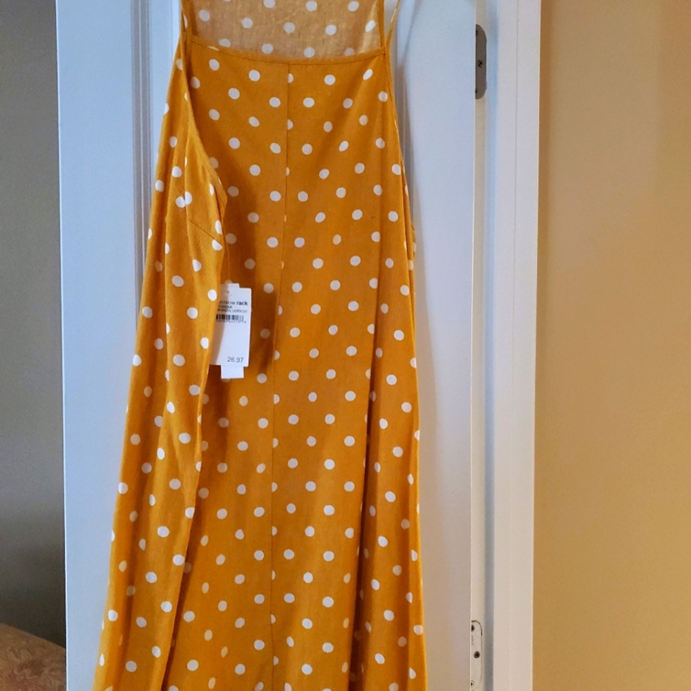 Brand new pretty linen above the knee dress,
